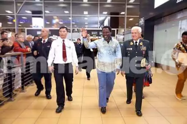 Omg! See How T.B Joshua was Mobbed by Excited Crowd As He Lands in Peru for a Crusade (Photos)